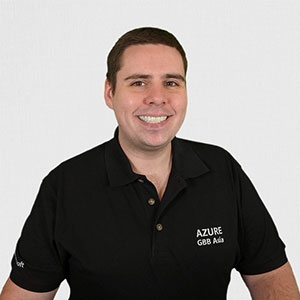 headshot of Scott Holden